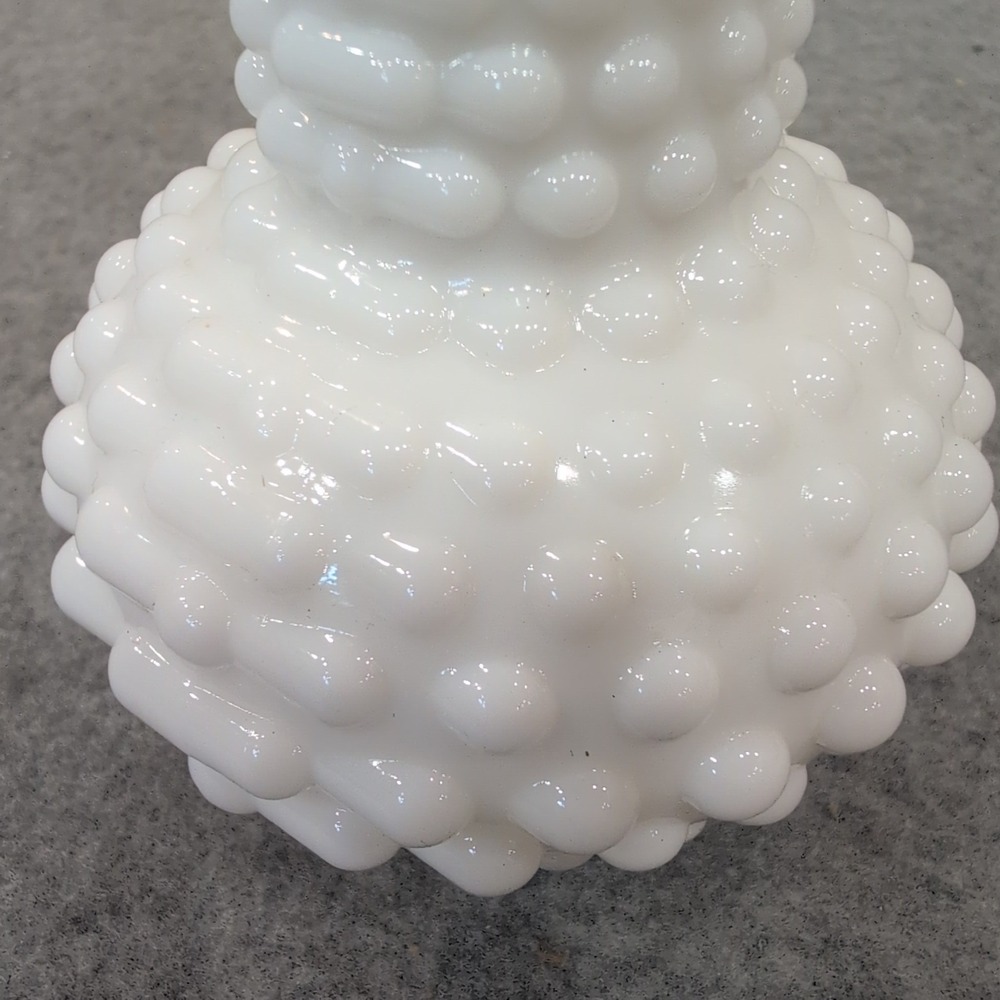Vintage Fenton White Milk Glass Hobnail Bud Vase Bulbous Base Retro Decor - Picture 3 of 6